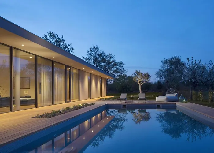 Luxury Serenity Pula With Heated Pool Gajana